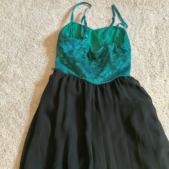 Kohls Christmas Green and black XS high low dress - Picture 3 of 3